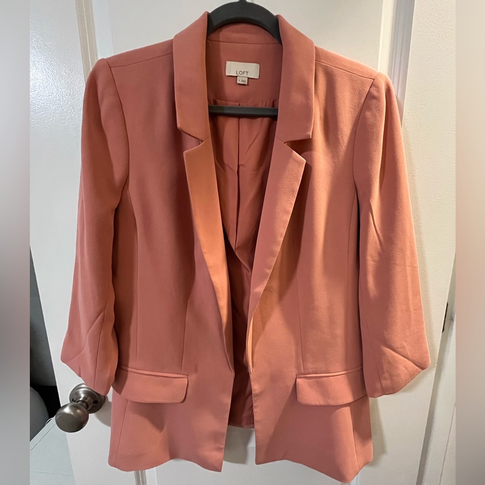 Perfect for the spring | barely been worn light pink work blazer